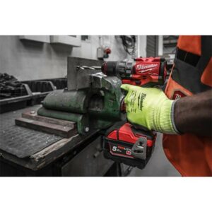 M18FPD3-0 Milwaukee combi drill in use